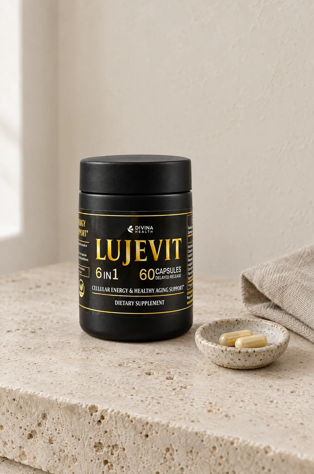 Lujevit bottle with two capsules